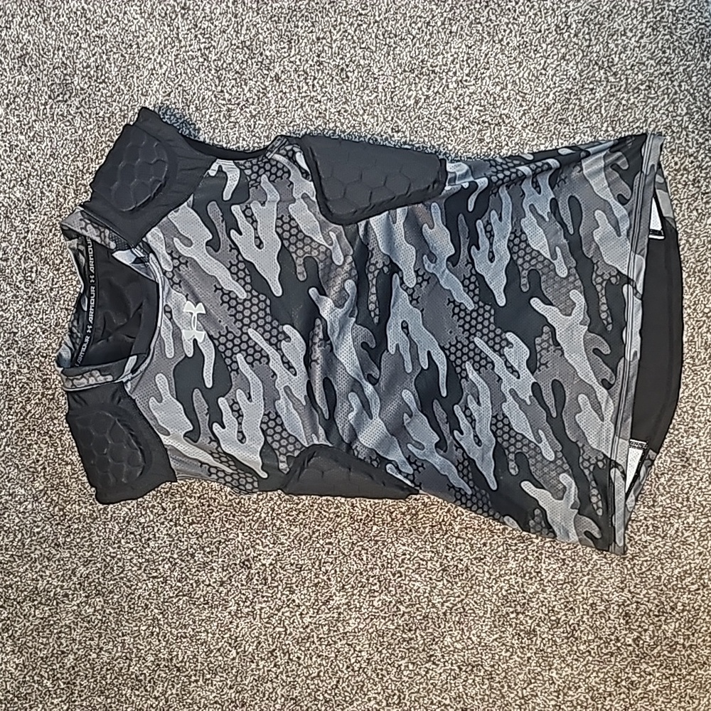 NWOT Under Armour Youth Game Day Armour Pro 5-Pad Integrated Shirt